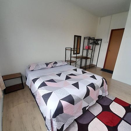 Adinda Homestay Куала-Тренгану Екстер'єр фото